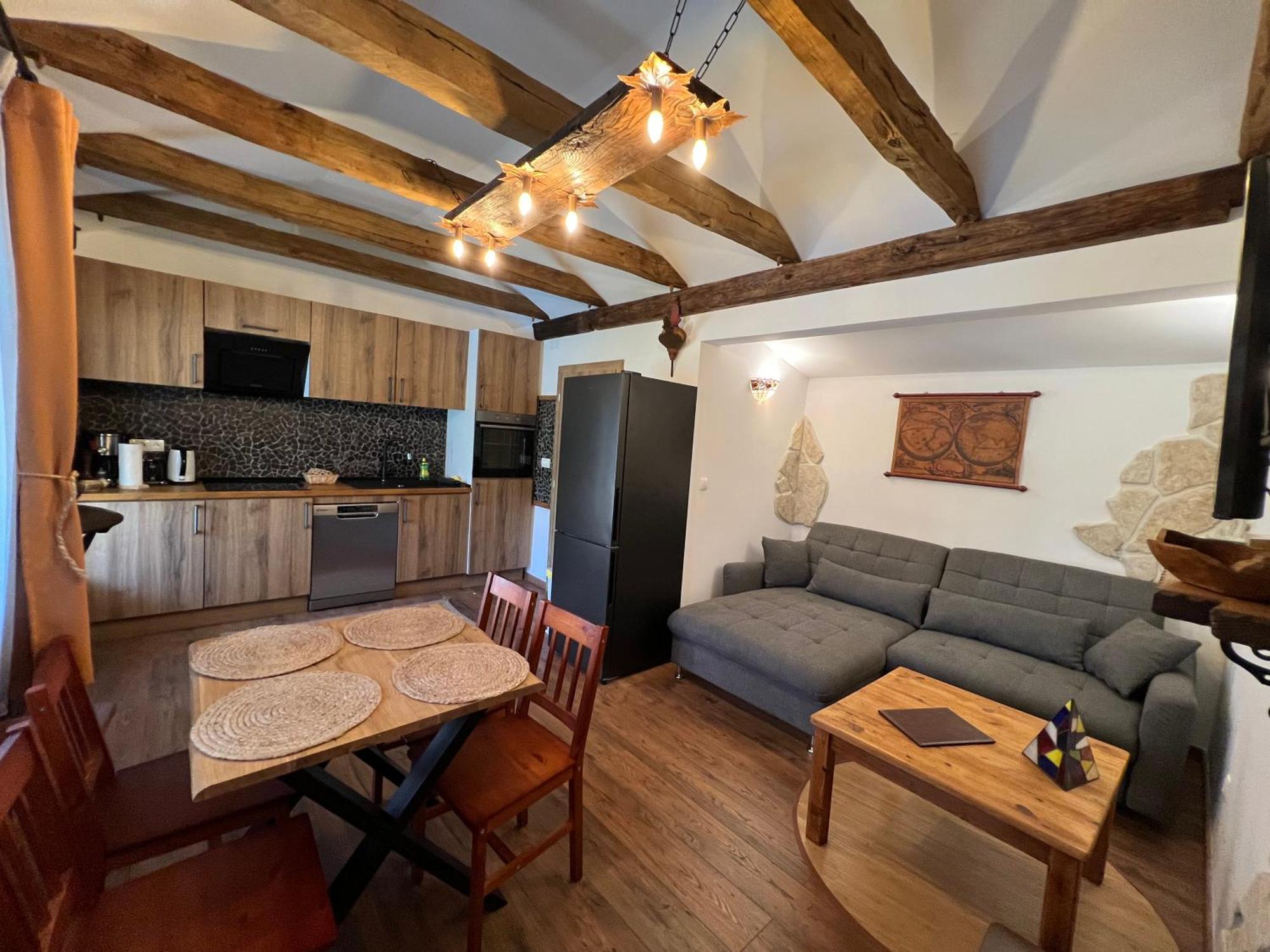 Rossi Apartment *