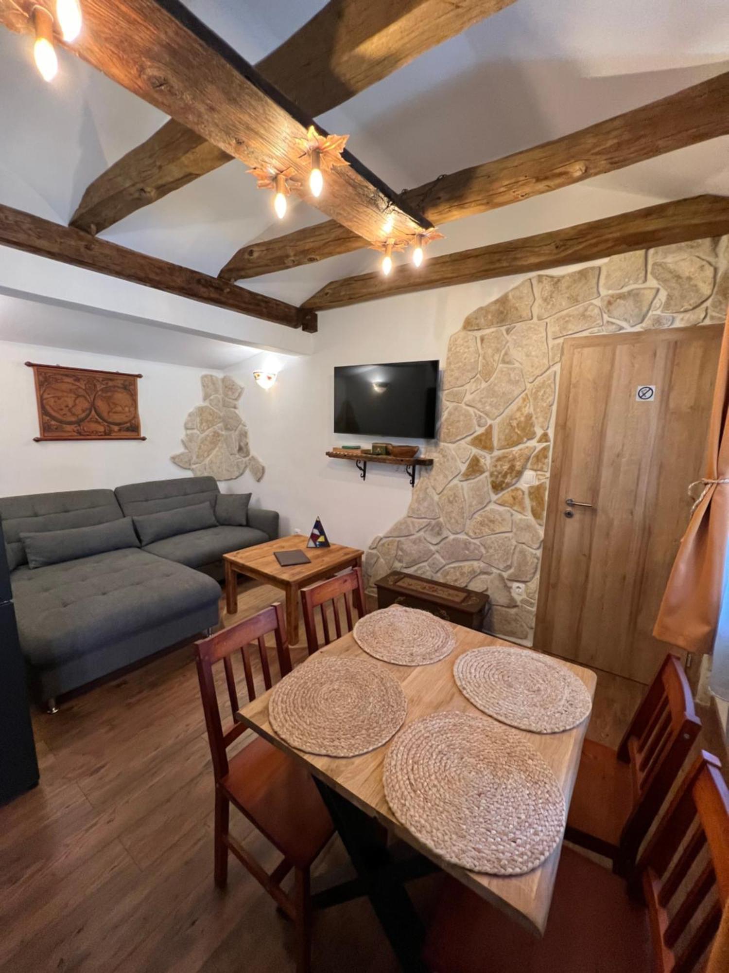 Rossi Apartament